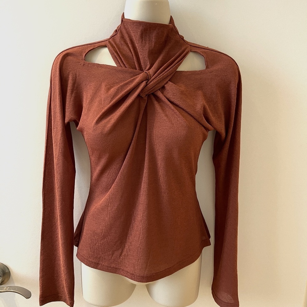 REGINA PYO TOP SIZE S NEW WITH TAGS